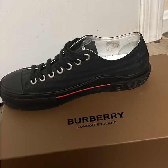 Low top Burberry Rubber shoes main image 7
